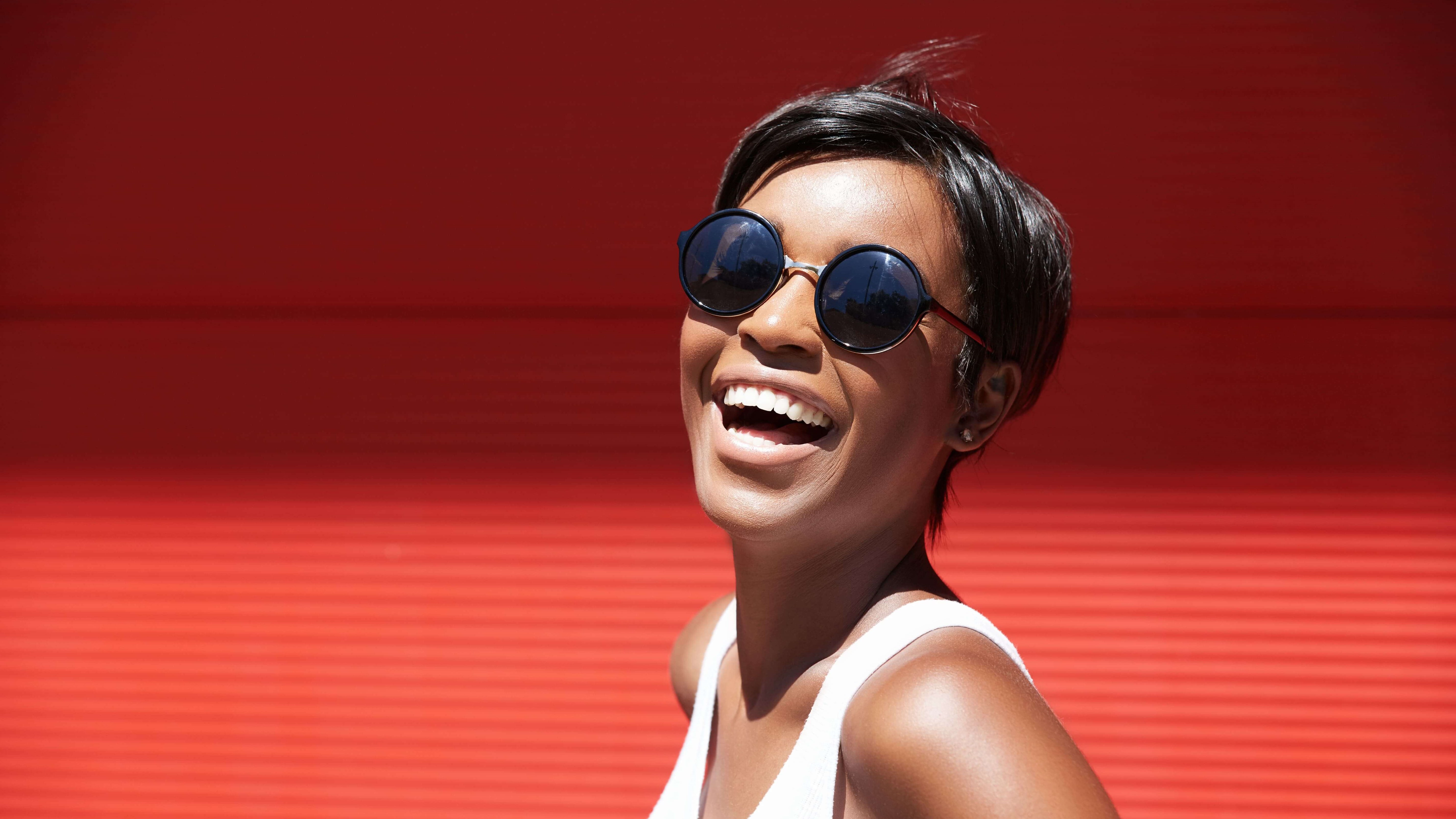 woman with sunglasses